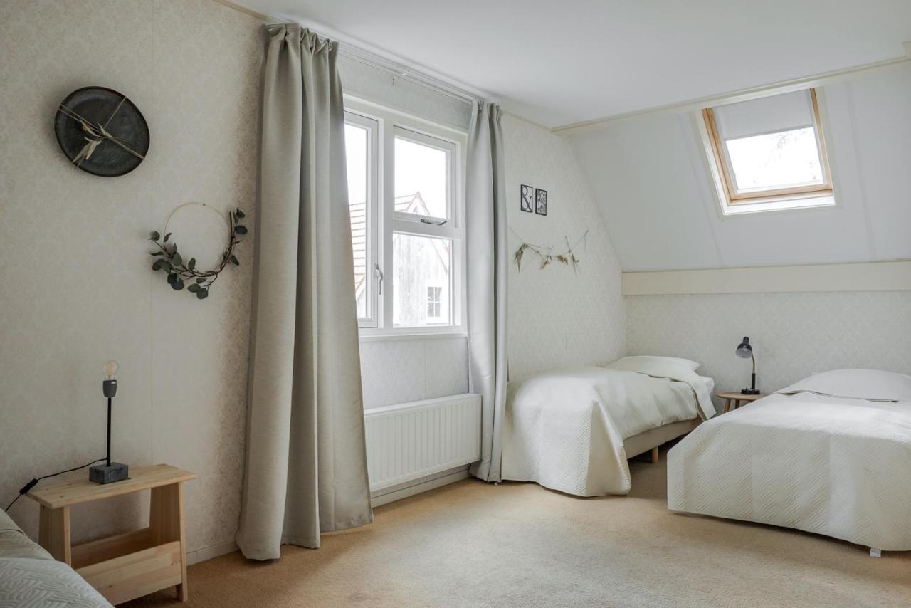 Beautiful English Villa With Hottub Zuidwolde  エクステリア 写真