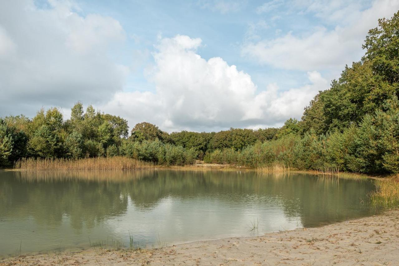 Beautiful English Villa With Hottub Zuidwolde  エクステリア 写真