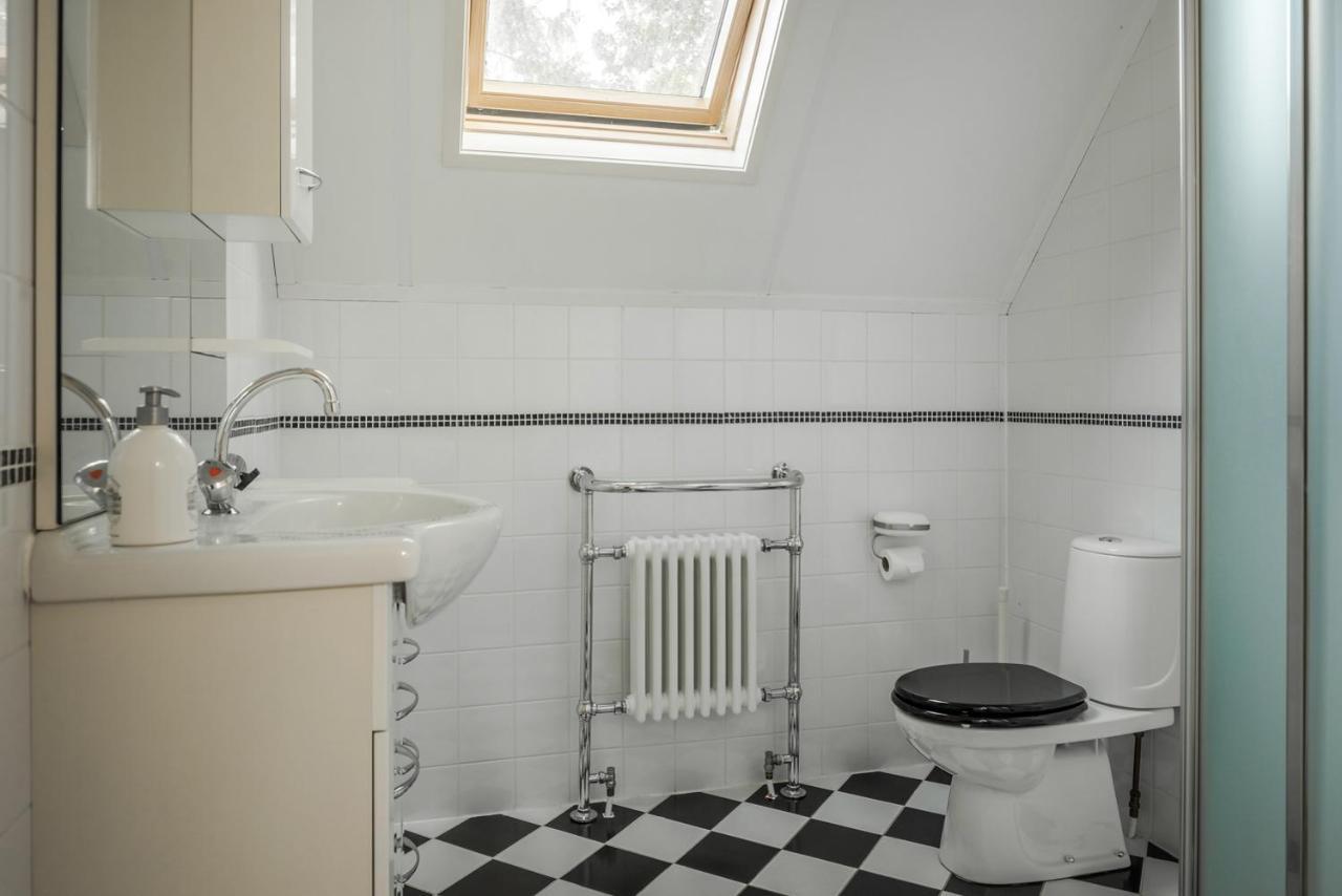 Beautiful English Villa With Hottub Zuidwolde  エクステリア 写真