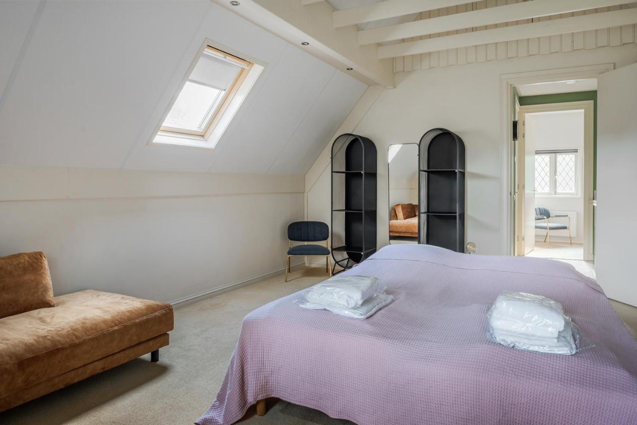 Beautiful English Villa With Hottub Zuidwolde  エクステリア 写真
